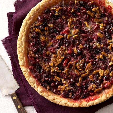 Cranberry Pecan Pie Exps Hca18 25635 C09 29 5b 6 Cranberry Pecan Pie Recipe, Walnut Pie, Pecan Desserts, Fall Pies, Cranberry Pie, Fall Fun Food, Hearty Comfort Food, Coconut Pecan, Thanksgiving Pies