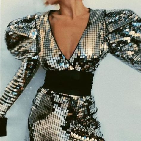 28 Disco Outfit Ideas 18 Disco Themed Outfits, Disco Party Outfit Women, Disco Party Outfit Ideas, 70s Disco Outfit, Disco Party Outfit, Mode Disco, 70s Fashion Disco, Disco Look, 70s Mode