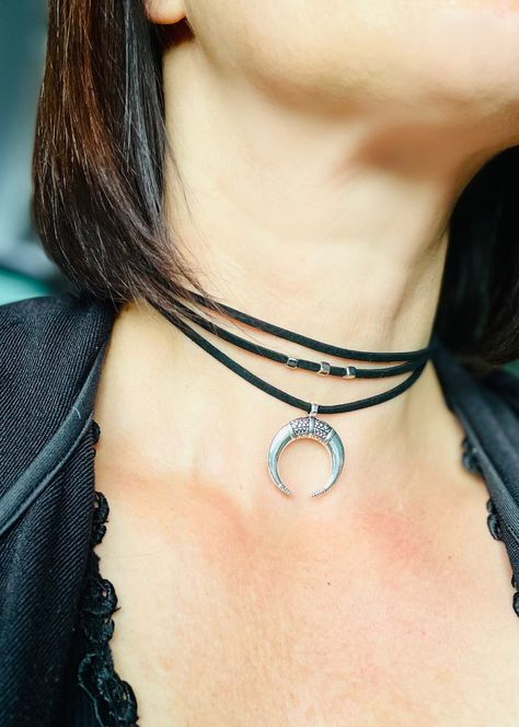 Moon Choker Necklace, Necklace Fancy, Moon Choker, Goth Choker, Goth Earrings, Choker Black, Leather Choker Necklace, Moon Bracelet, Arm Jewelry