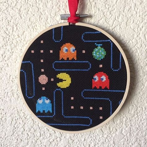 Stitch Games, Geek Cross Stitch, Cross Stitch Quotes, Funny Cross Stitch Patterns, Animal Cross Stitch Patterns, Pola Sulam, Cross Stitch Funny, Crochet Cross, Game Characters