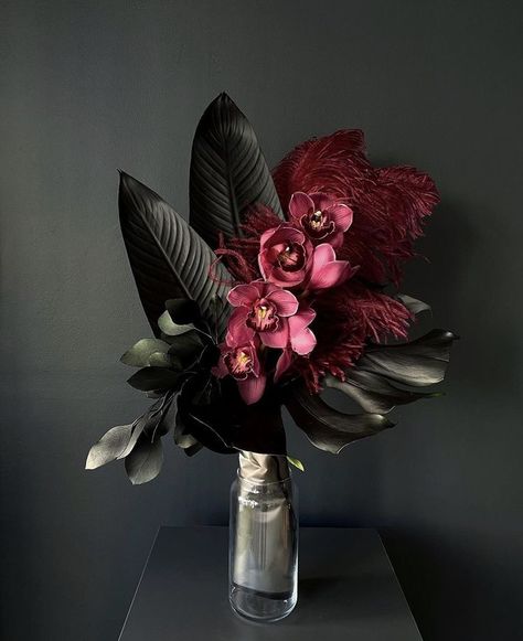 Dramatic Floral Arrangements, Dark Flower Arrangements, Masculine Flowers, Hotel Flowers, Corporate Flowers, Boquette Flowers, Creative Flower Arrangements, Modern Flower Arrangements, Dark Flowers