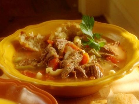 The Lady and Sons Beef Vegetable Soup Beef Vegetable Soup Recipe, Vegan Garden, Beef Vegetable Soup, Vegetable Soup Recipe, Beef Soup Recipes, Paula Deen Recipes, Vegetable Beef Soup, Vegetable Soup Recipes, Soup And Stew