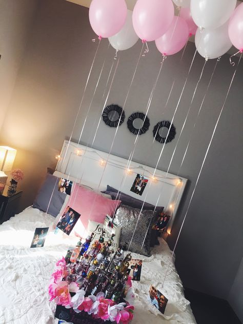 easy and cute decorations for a friend or girlfriends 21st birthday Birthday Surprise For Girlfriend, Surprise For Girlfriend, Birthday Room, Diy Gifts For Girlfriend, Birthday Room Decorations, Anniversaire Diy, Anniversary Surprise, Design Birthday, Gifts For Girlfriend