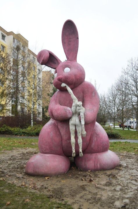 Strange statue of rabbit in Pilsen in Czech Republic - Imgur Bunny Statue, Pink Bunny, Brno, Arte Horror, Creepy Cute, Surreal Art, Horror Films, Aesthetic Art, Easter Bunny