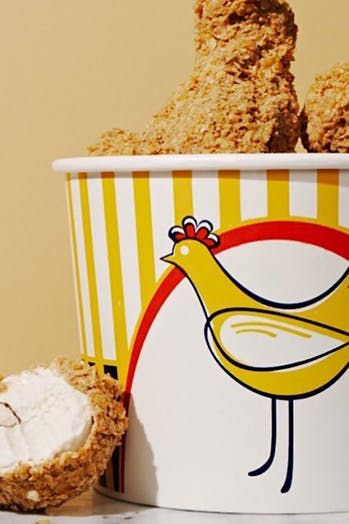 This Ice Cream Treat Looks Like Fried Chicken—And the Flavor Is Just as Mind-Blowing #purewow #ice cream #summer #shopping #review #dessert #food Fried Chicken Ice Cream, Ice Cream Chicken, Chicken Ice Cream, Fancy Sweets, Best Vanilla Ice Cream, Best Food Gifts, Caramelized White Chocolate, Fantasy Bedroom, Female Clown