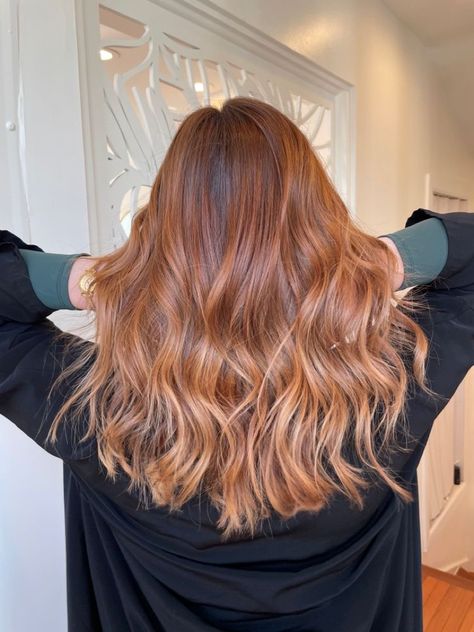 Blonde Balayage In Red Hair, Copper Blonde Hair Dark Roots, Redhead Ombre Balayage, Almost Red Hair, Reddish Brown Balayage Brunettes, Copper Hair Darker Roots, Copper Hair With Brunette Roots, Balayage Hair Strawberry Blonde Dark Roots, Dark Root Ginger Balayage