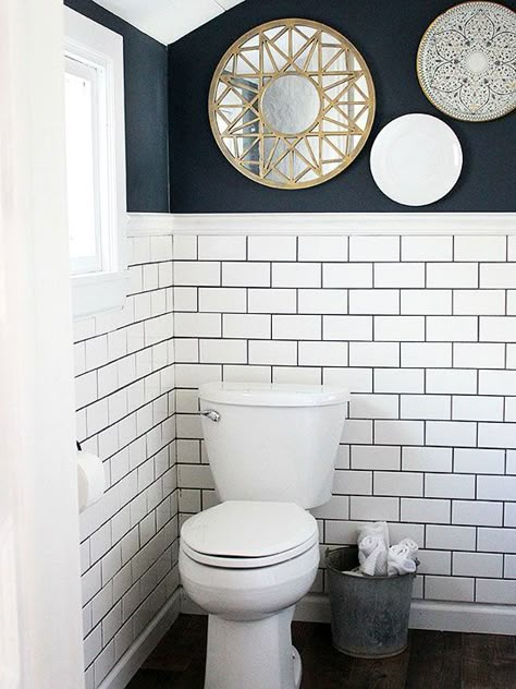 Tiny Rooms with Big Personality Minimalist Small Bathrooms, Small Bathroom Remodel Designs, White Toilet, Small Bedrooms, White Subway Tiles, Bad Inspiration, Decor Ikea, Small Bathroom Makeover, Design Blogs