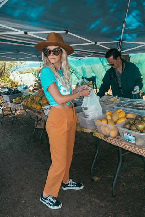 Where do Hawaiians go on vacation? Hawaii, of course. Fits Aesthetic Men, Surf Girl Style Outfits, Surfer Style Outfits, Hawaii Fits, Hawaii Clothes, Granola Girl Outfits, Surf Girl Style, Salty Blonde, Aesthetic Men