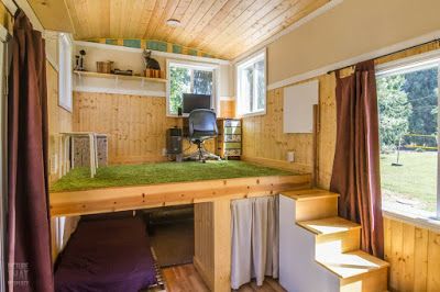 Office loft and sleeping berth Tiny Architecture, Tiny House Bed, Tiny House Swoon, Tiny House Bedroom, House Bunk Bed, Tiny House Storage, Tiny House Interior Design, Tiny House Loft, Aesthetic Cozy