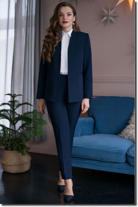 Womens Suit Outfits, Power Dressing Women, Fashionable Work Outfit, Blazer Outfits For Women, Business Outfits Women, Woman Suit Fashion, Power Dressing, Classy Work Outfits, Rust Dress