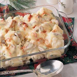 Christmas Cauliflower Casserole, Christmas Cauliflower, Cauliflower Casserole, Christmas Parties, 31 Days, Swiss Cheese, Cauliflower Recipes, Vegetable Sides, Veggie Sides