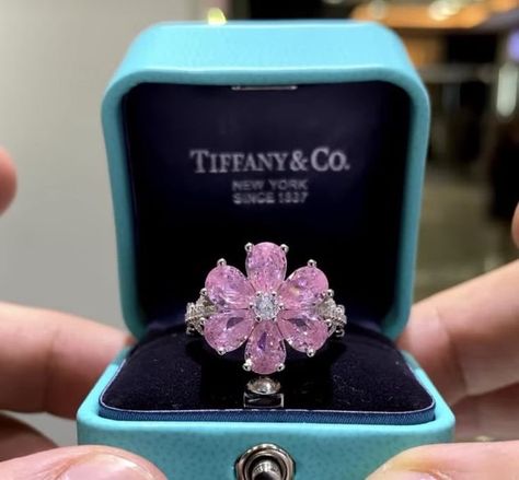 pink flower ring from Tiffany’s 🌸💍😍 Tiffany Diamond Ring, Pink Flower Ring, Spring Rose, Expensive Jewelry Luxury, Accesories Jewelry, Girly Accessories, Dream Engagement Rings, Jewelry Essentials, Classy Jewelry