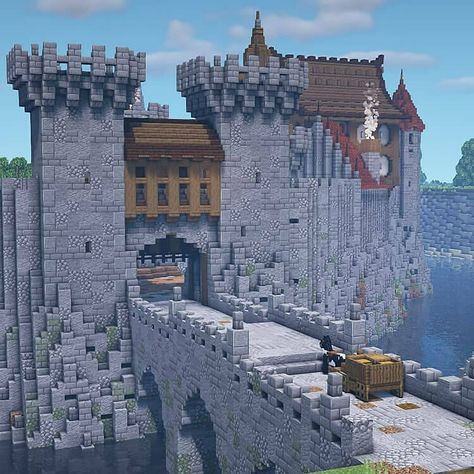 20 Minecraft Castle Build Ideas - Mom's Got the Stuff Minecraft Castle Build, Minecraft Castle Walls, Minecraft Medieval Castle, Château Minecraft, Minecraft Castle Blueprints, Minecraft Castle Designs, Minecraft Kingdom, Minecraft Welten, Minecraft Wall