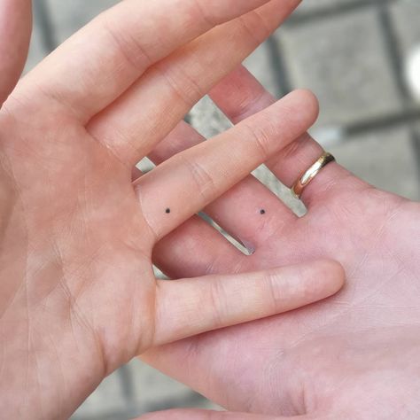 Couple Hidden Tattoos, Tiny Tattoo Couple, Tiny Couple Tattoos Unique, Matching Number Tattoos, Tattoo For Duo, Hidden Tattoos For Couples, Couple Secret Tattoos, Family Finger Tattoo, Tiny Couples Tattoos Simple