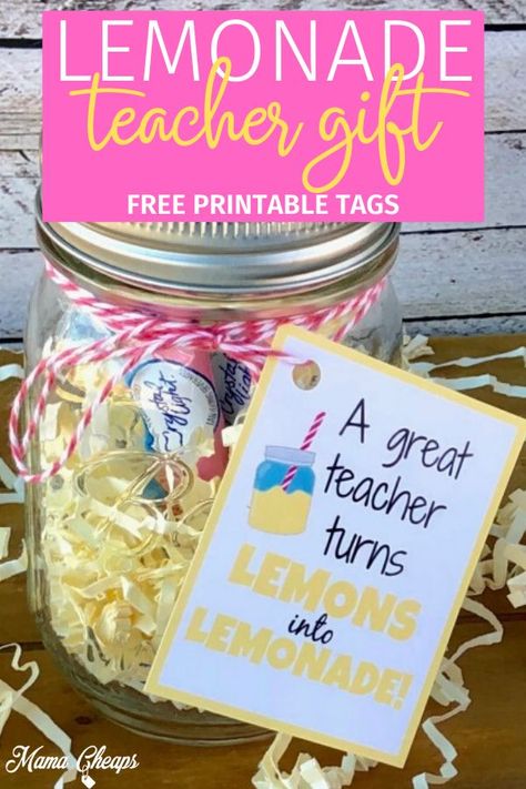 We love this lemonade themed teacher gift idea!  We took some packets of Crystal Light pink lemonade and tucked them into a mason jar with paper shred. Use our free printable gift tags and tie them onto the jars with some twine or ribbon. You can always tuck a gift card into the jar if you are looking to increase the value. Adorable and perfectly themed for Teacher Appreciation Day or summer! #teacher #teachergift #diy #teacherappreciation #printable #mamacheaps Lemonade Teacher Appreciation Gifts, Teacher Appreciation Gifts On A Budget, Teacher Appreciation Gifts Summer Theme, Teacher Appreciation Lemonade, Lemonade Teacher Gift, Easy Teacher Appreciation Gifts Diy, Mason Jar Teacher Appreciation Gifts, Diy Teacher Appreciation Gifts, Lemonade Gift