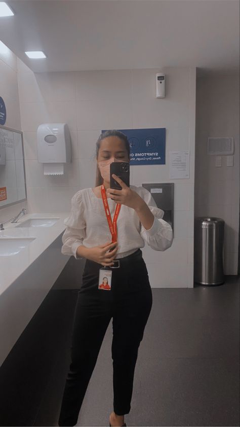 Office Selfie, Office Outfit Ideas, Off White Blouse, Office Outfit, Black Trousers, Office Outfits, White Blouse, Work Outfits, Classy Outfits