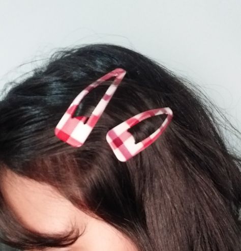 Red Hair Clips Aesthetic, Hairclip Aesthetic, Hair Clip Aesthetic, Clip Aesthetic, Hair Clips Aesthetic, Red Hair Clips, Aesthetic Photo, Hair Clip, Wardrobe Essentials