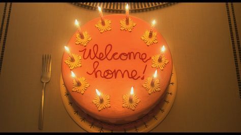 Coraline "welcome home" cake Coraline Cake, Welcome Home Cake, Welcome Home Cakes, Home Cake, Whiskey Cake, Inside Cake, Coraline Movie, Coraline Aesthetic, Coraline Jones