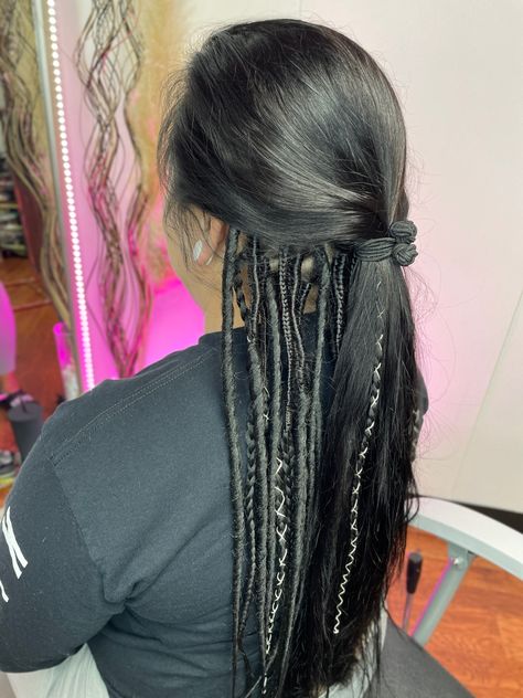 Peak A Boo Dreads, Dreads Underneath Hair, Peekaboo Dreads, Partial Dreads Placement, Partial Locs, Medium To Long Haircut, Easy Hairstyle Tutorials, Viking Dreads, Hair Dye Color Ideas