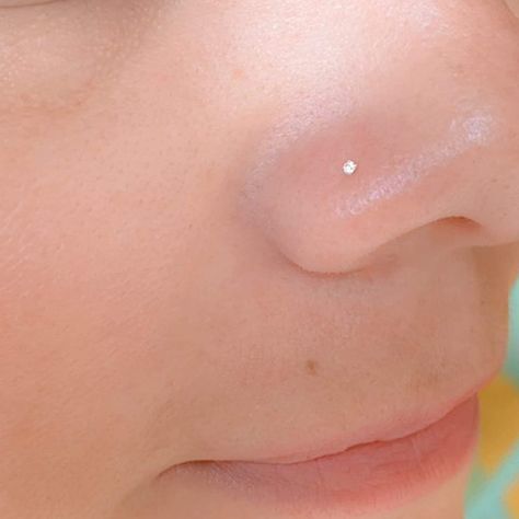 Stud Nose Piercing, Small Nose Studs, Piercings Nose, Silver Nose Stud, Tiny Nose Studs, Tiny Nose, Cute Nose Piercings, Nose Piercing Hoop, Diamond Nose Stud