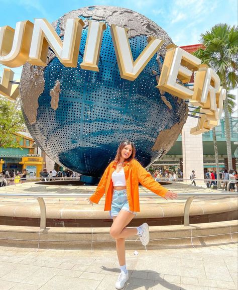 Cute Universal Studios Outfit, Singapore Outfit, Disney Outfit Ideas, Singapore Vacation, Universal Studios Orlando Trip, Disney Poses, Universal Studios Outfit, Orlando Trip, Universal Studios Singapore