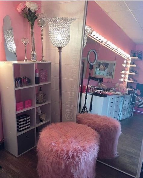 Dream Gaming Room, Shabby Chic Bathrooms, Streaming Room, Architecture Traditional, Gaming Room Decor, First Apartment Decorating, Makeup Room Decor, Beauty Room Decor, Bedroom Decor For Teen Girls