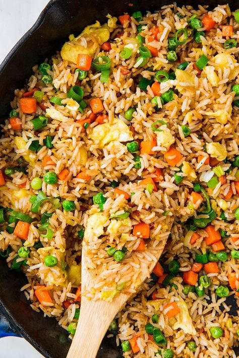 How To Make Fried Rice pin Frozen Vegetable Recipes, Fried Rice Chinese, Homemade Fried Rice, Food Recipes Healthy, Chinese Food Recipes, Easy To Make Dinners, Rice Recipes For Dinner, Frozen Veggies, Frozen Vegetables