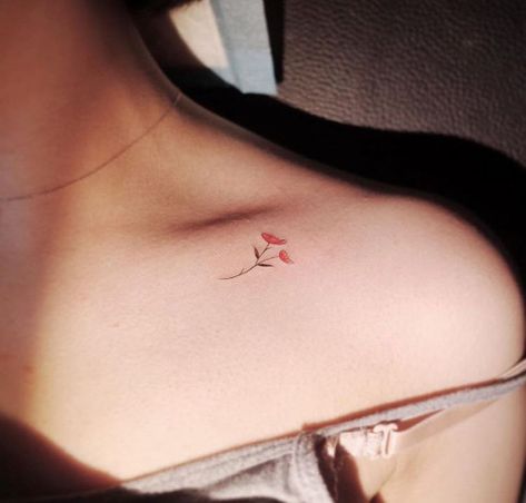 Small Flower Tattoo, Tiny Flower Tattoos, Small Sister Tattoos, Diy Tattoo Permanent, Pola Tato, Shape Tattoo, Inspiration Tattoos, Small Wrist Tattoos, Beautiful Tattoo