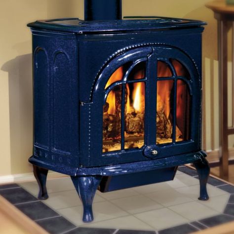 The IronStrike Serefina 1500 Direct Vent Gas Stove sets the mood for any space with its massive, traditional-looking design. This gas stove captures the classic look of a cast-iron stove and comes in four different finishes to match your home decor. Wood Burning Stove Insert Fireplaces, Cast Iron Wood Burning Stove, Woodstove Ideas, Wood Stoves Ideas Living Rooms, Indoor Wood Stove, Wood Burning Stove Insert, Small Gas Stove, Direct Vent Gas Stove, Gas Stove Fireplace