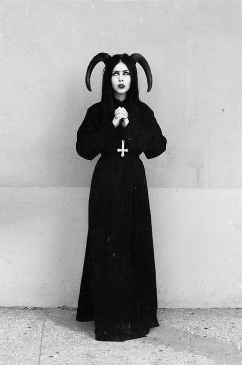 Demon Halloween Costume, Nun Halloween Costume, Evil Nun, Goth Halloween Costume, Demon Costume, Nun Costume, Dark Evil, Devil Costume, Scary Halloween Costumes