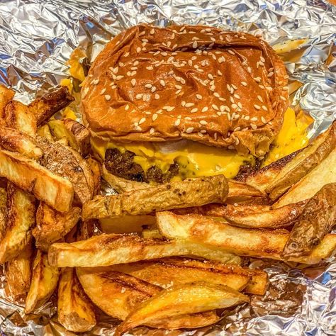 Five Guys Calories, Little Life, Five Guys, Sweet Snacks, Do Anything, Dinner Ideas, Healthy Food, Right Now, Fuel