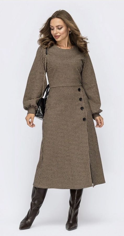 Winter Wool Dress, Woolen Dresses, Mode Chanel, Trendy Dress Outfits, Warm Dresses, Tea Length Dresses, Stylish Clothes For Women, Mode Inspiration, Winter Fashion Outfits