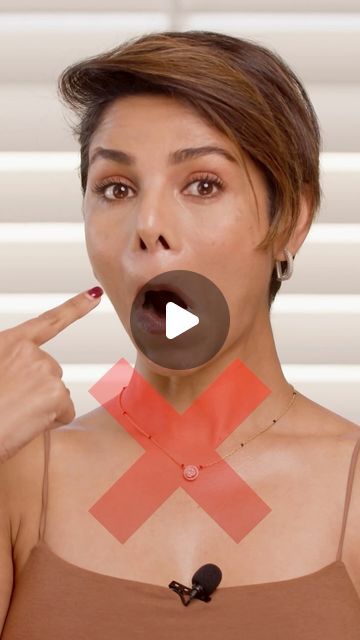 Face Yoga Facial Exercises Look Younger, Facial Muscle Exercises, Facial Yoga Exercises, Face Muscles, Soothing Face Mask, Facial Massage Techniques, Face Yoga Exercises, Lymph Massage, Face Yoga Facial Exercises