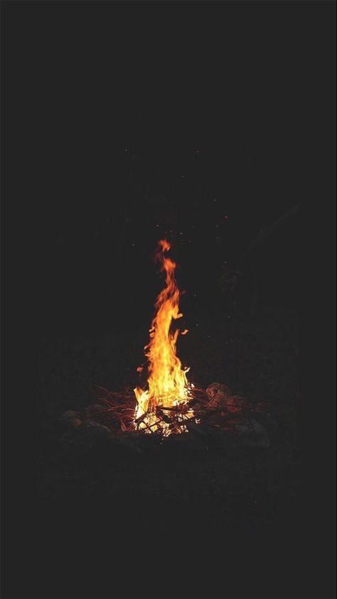 Picture of a burning fire at night in the woods. Iphone 8 Wallpaper, Fotografi Urban, Iphone Arkaplanları, Iphone 6 Wallpaper, 3d Video, Sky View, Iphone Wallpaper Tumblr Aesthetic, Iphone Wallpaper Vintage, Art Clipart