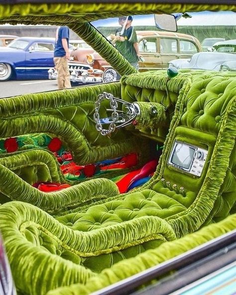 Car Retro, Hippie Car, Custom Car Interior, Lowrider Cars, Honda Element, Hippie Decor, Weird Cars, Car Mods, Classy Cars