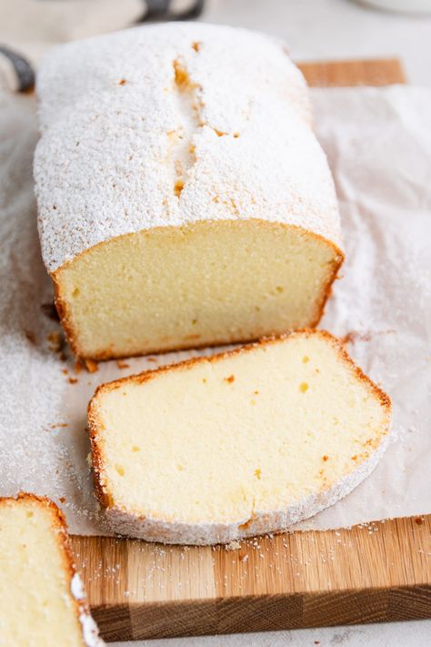 Cream Cheese Pound Cake - This Cream Cheese Pound Cake is a moist and rich dessert with a hint of tanginess from the cream cheese. Perfect for any gathering or cozy night in. Yogurt Pound Cake Recipe, Yogurt Pound Cake, Cheese Pound Cake Recipe, Banana Snack Cake, Cream Cheese Pound Cake Recipe, Chicken Alfredo Pizza, Moist Pound Cake, Alfredo Pizza, Cheese Pound Cake