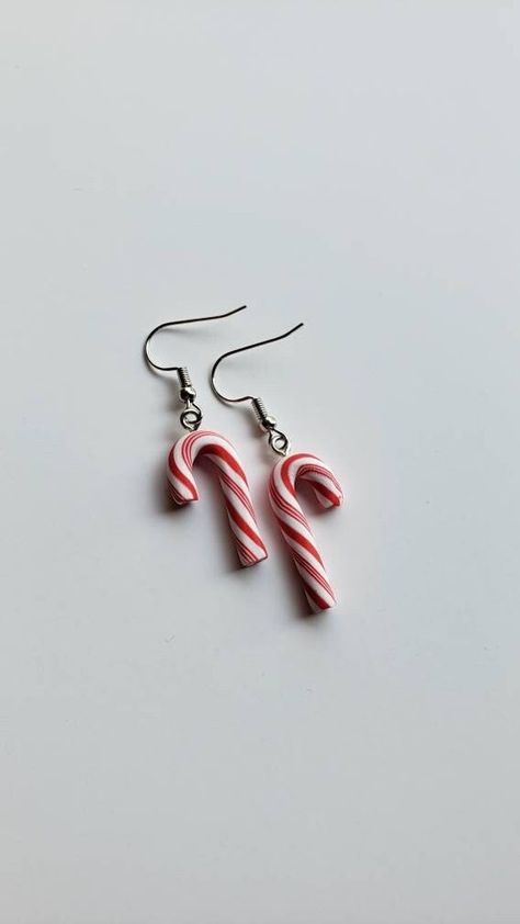 Candy Cane Clay Earrings, Fimo Christmas, Candy Cane Earrings, Pastel Candy, Book Earrings, Winter Earrings, Candy Cane Christmas, Christmas Clay, Birthday Quotes For Best Friend