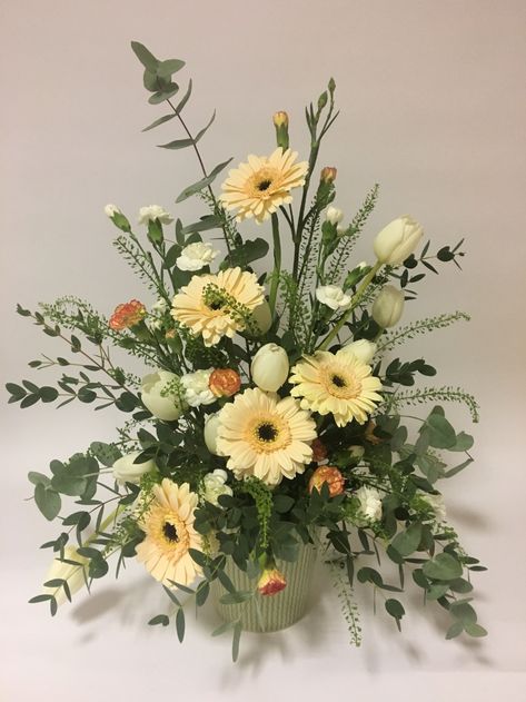 Mar 12, 2018 - Potted floral arrangement. Instagram: Thelittlepetal__ Country Flower Arrangements, Tulips Arrangement, Spring Flower Arrangements, Gubahan Bunga, Spring Floral Arrangements, Artificial Floral Arrangements, Ikebana Flower Arrangement, Church Flower Arrangements, Fall Floral Arrangements