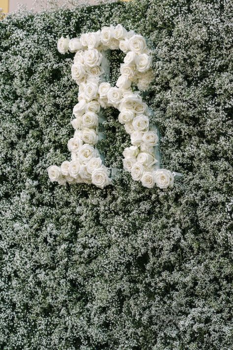 Flower Letter Decoration, Flower Filled Letters, Minimalist White Bouquet, Baby Breath Baby Shower Decor, Baby’s Breath Wedding Decor, White Rose Backdrop, Baby Breath Arch, Baby Breath Wedding Decor, Garland With White Flowers