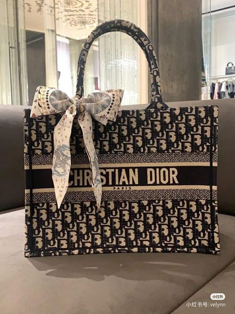 Christian Dior Bag, Cristian Dior, Dior Book, Christian Dior Bags, My Style Bags, Expensive Bag, Sacs Design, Luxury Bags Collection, Book Tote Bag