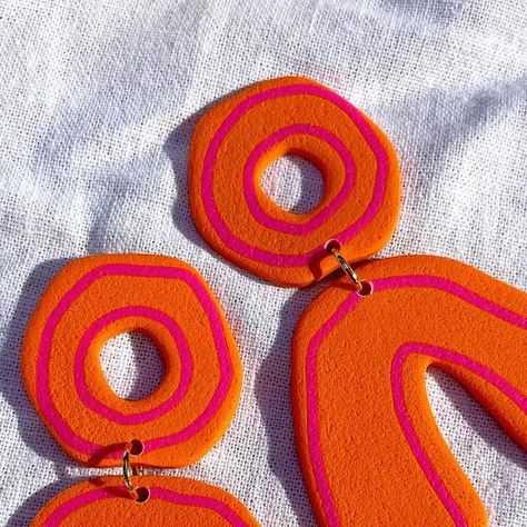 Otie.Co on Instagram: "School may have started back up but we still have another month and a half of summer so you better believe I’ll still be cranking out all the summer colors 😍 available now AZZIE in neon orange + pink" 2023 School, Diy Fimo, Ear Art, Clay Keychain, Diy Earrings Polymer Clay, Polymer Clay Jewelry Tutorials, Handmade Clay Jewelry, Polymer Earrings, Clay Jewelry Diy