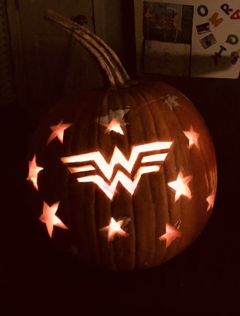 Wonder Woman Pumpkin Carving, Superhero Pumpkin Carving, Wonder Woman Pumpkin, Wonder Woman Halloween, Superman Halloween, Pumkin Carving, Scary Pumpkin Carving, Pumpkin Carving Designs, Halloween Pumpkin Designs