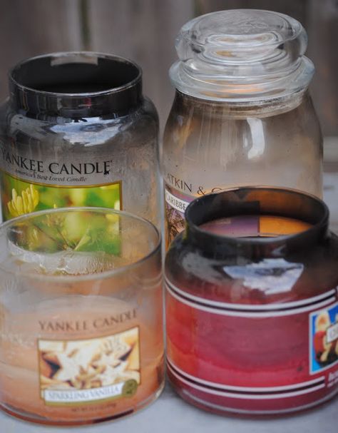 Candle Upcycle...this is seriously a great idea.  I'm the worst about burning a candle halfway then buying a new one Layered Candles, Candle Upcycle, Old Candles, Easy Candles, Dekor Diy, Holiday Trip, Décor Diy, Crafty Craft, Crafty Diy