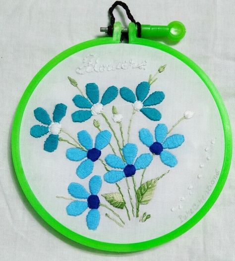 It's a hand embroidery needle work. This the simple and beautiful satin stitch flowers design. Satin Hand Embroidery Designs, Flat Embroidery Design, Satin Embroidery Designs Easy, Simple Art Work Design, Satin Stitch Embroidery Design Flower, Satin Embroidery Stitch, Satin Embroidery Designs, Embroidery Simple Design, Satin Stitch Design