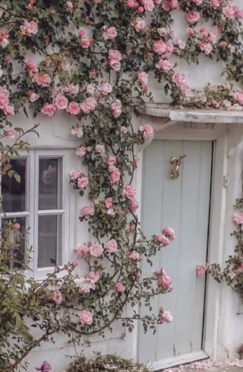 Beautiful light grey door on an English country cottage with climbing pink roses - Rachel Ashwell Shabby Chic. Blue Shabby Chic, Rachel Ashwell Shabby Chic, English Country Cottage, Little Cottages, Cottage Door, Pink Cottage, Rachel Ashwell, Hello Lovely, White Shabby Chic