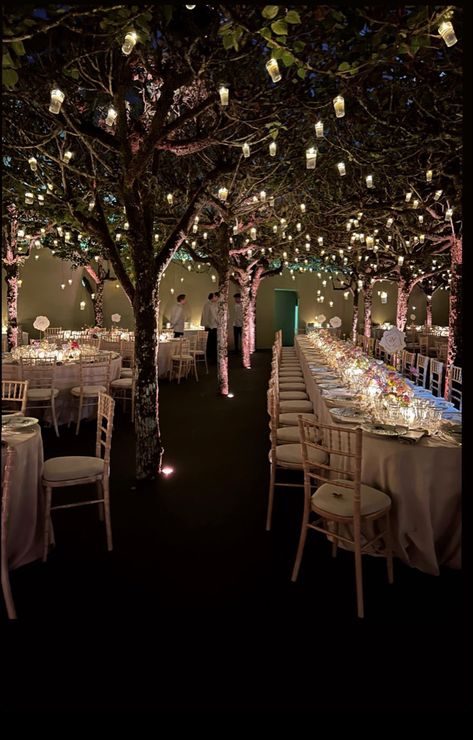 luxury wedding venue with lights, dinner tables and flowers Fancy Banquet Aesthetic, Charity Events Aesthetic, Events Manager Aesthetic, Attending Events Aesthetic, Event Management Job Aesthetic, Business Events Aesthetic, Fancy Event Aesthetic, Party Planner Aesthetic Job, Business Event Aesthetic