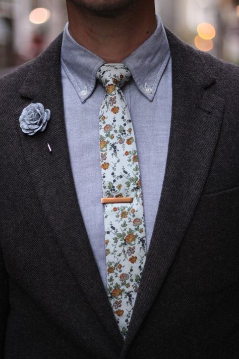 Floral Fashion Trends Magazine, Fashion Trend Inspiration, Estilo Hipster, Lapel Flower, Fashion Trends Winter, Sharp Dressed Man, Marriage Ceremony, Stay Classy, Modern Gentleman