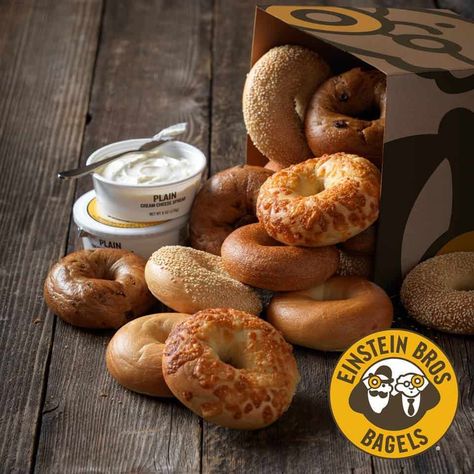 Einstein: 13 Bagels For $7 or Baker’s Dozen Box For $12 Every Monday - Mile High on the Cheap Panera Bread Breakfast, Panera Bagels, Einstein Bagels, Healthy Bagel, Spinach Breakfast, Olive Garden Recipes, Spinach Recipe, Cheese Baked, Bagel Shop