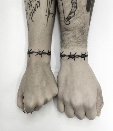 Learn the surprising barbed wire tattoo meaning before you get it on a body. As a bonus, we've added more than 60 unusual ideas for inspiration. Barbed Wire Tattoo, Wire Tattoo, Thorn Tattoo, Barbed Wire Tattoos, Cool Forearm Tattoos, Парные Тату, Medusa Tattoo, Cool Small Tattoos, Small Tattoos For Guys