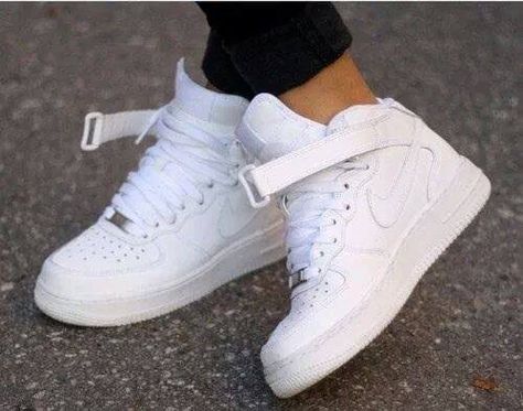 Nike cute white tall shoes Обувь Air Jordan, Buty Marki Nike, Nike Free Shoes, Nike Free Runs, Nike Shoes Outlet, Air Jordan Shoes, Nike Shoes Women, Shoes Outlet, Nike Outfits